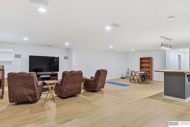 20908 Camden Avenue, Elkhorn, NE 68022