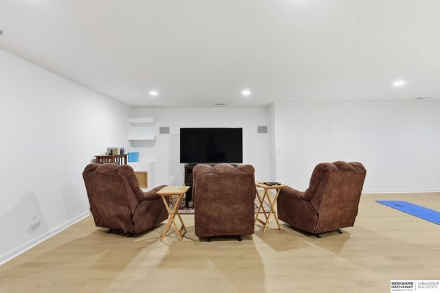 20908 Camden Avenue, Elkhorn, NE 68022