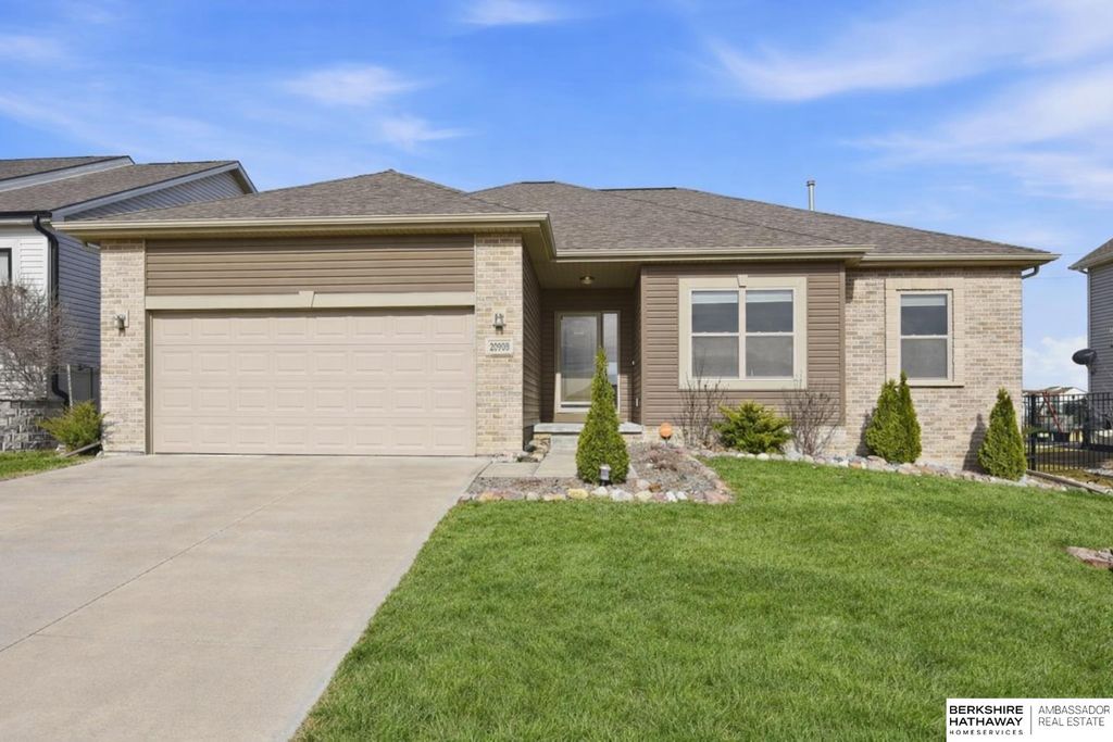 20908 Camden Avenue, Elkhorn, NE 68022