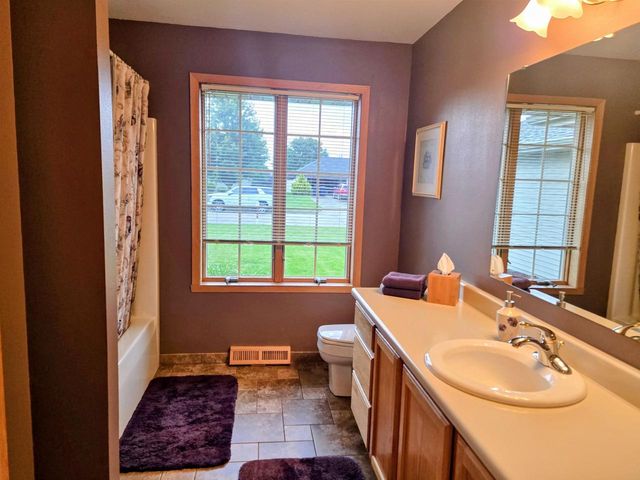 1604 Evergreen Drive, Janesville, WI 53546