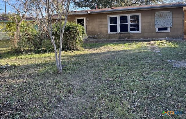 806 E Polk Avenue, Victoria, TX 77901