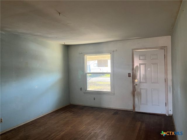 806 E Polk Avenue, Victoria, TX 77901