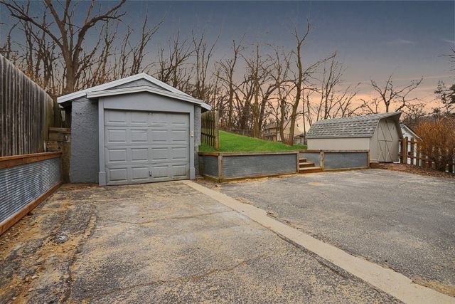 111 LOCUST LODGE Avenue, Council Bluffs, IA 51503