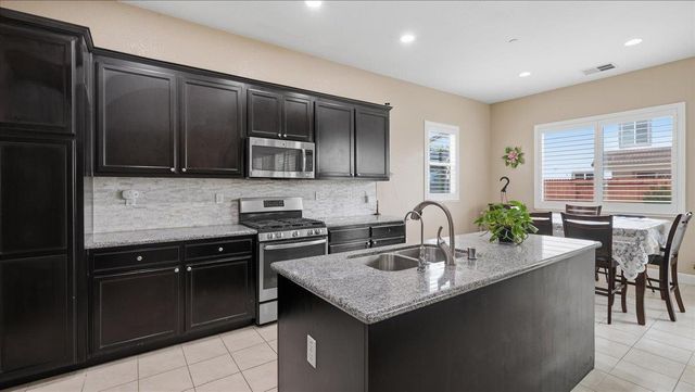 1958 Southwell Pl, Manteca, CA 95337