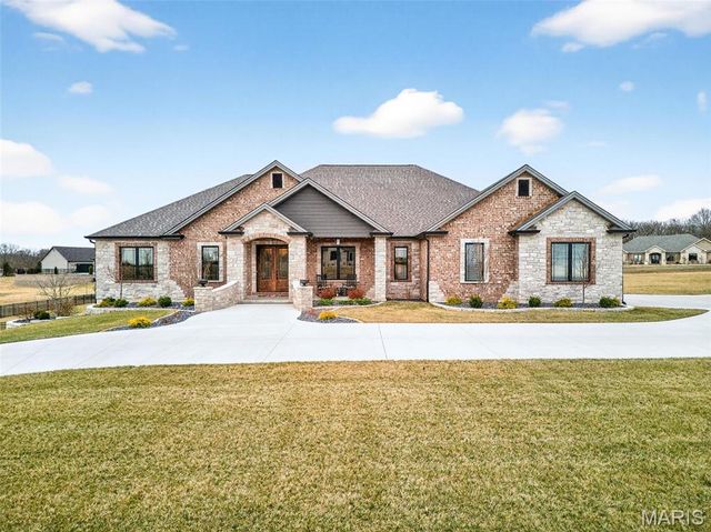 310 Lakeland Court, Defiance, MO 63341