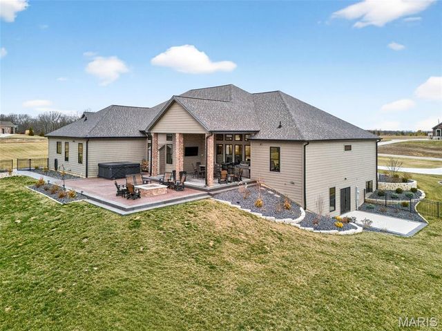 310 Lakeland Court, Defiance, MO 63341