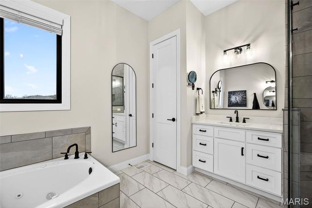 310 Lakeland Court, Defiance, MO 63341