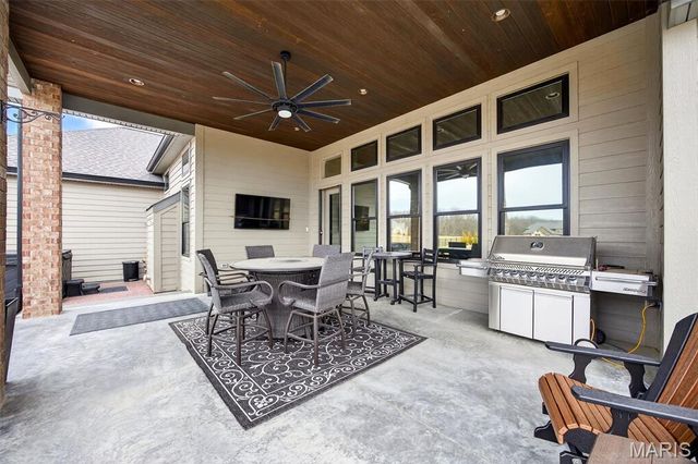 310 Lakeland Court, Defiance, MO 63341