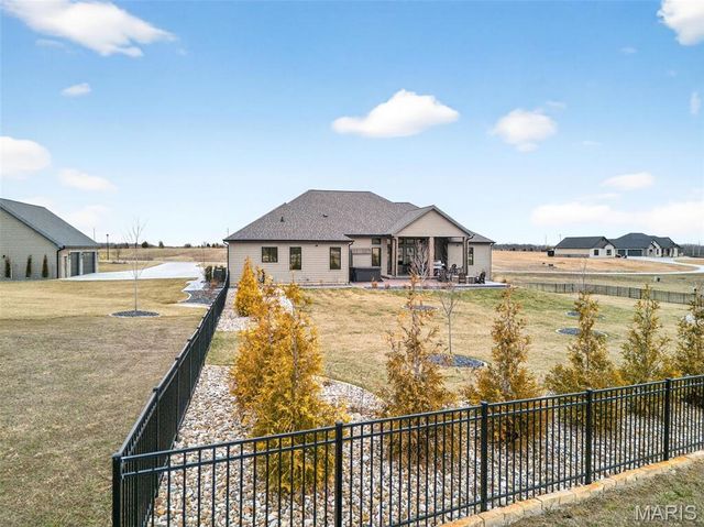 310 Lakeland Court, Defiance, MO 63341