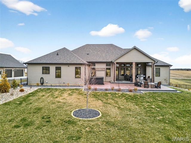 310 Lakeland Court, Defiance, MO 63341
