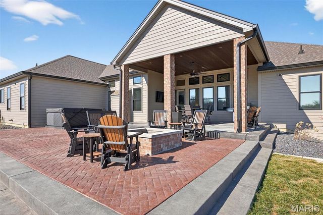 310 Lakeland Court, Defiance, MO 63341