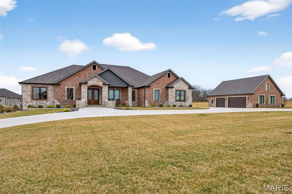 310 Lakeland Court, Defiance, MO 63341
