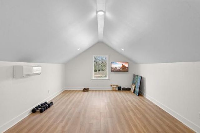 4991 Schott Road, Ledbetter, TX 78946