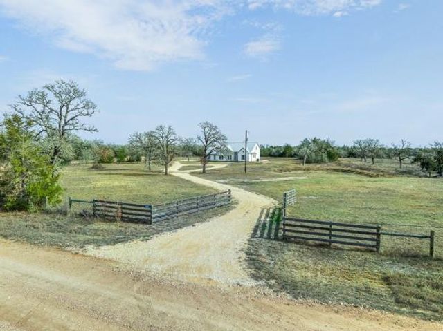 4991 Schott Road, Ledbetter, TX 78946