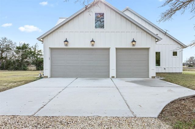 4991 Schott Road, Ledbetter, TX 78946