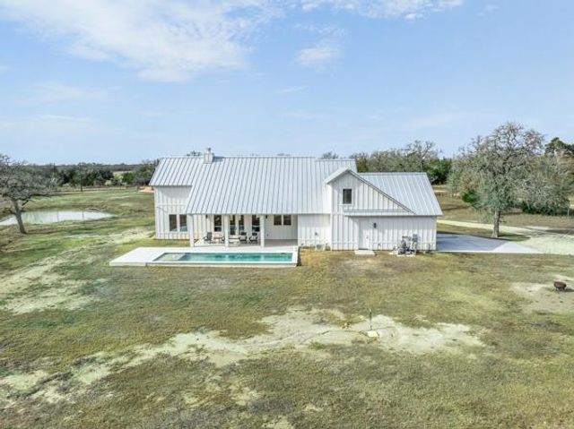4991 Schott Road, Ledbetter, TX 78946