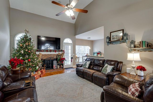 5864 Crooked Creek Drive, Ooltewah, TN 37363