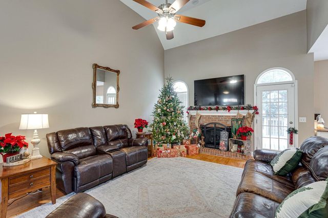 5864 Crooked Creek Drive, Ooltewah, TN 37363