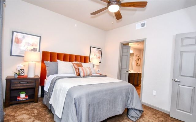 4800 W Illinois Avenue 2303, Dallas, TX 75211