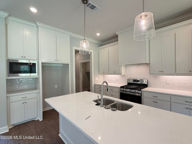 217 Anderson Oaks Drive, Pearl, MS 39208
