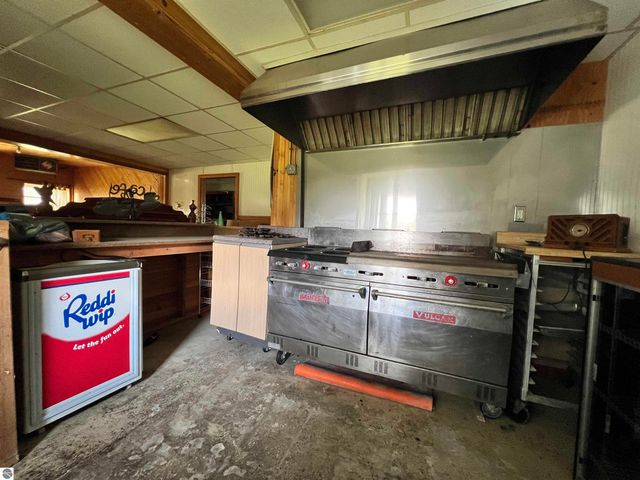 6020 E 34 Road, Cadillac, MI 49601