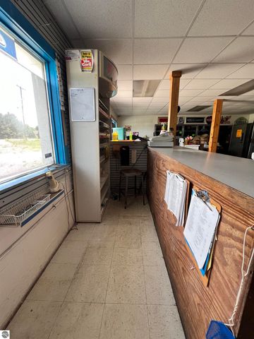 6020 E 34 Road, Cadillac, MI 49601