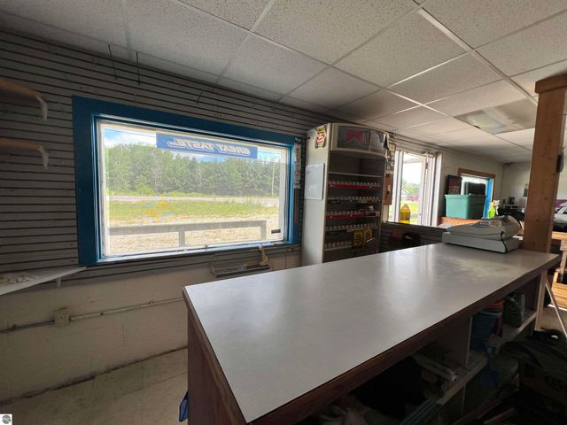 6020 E 34 Road, Cadillac, MI 49601