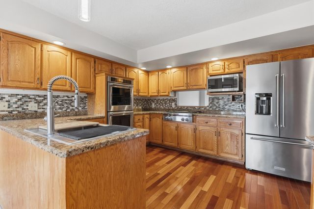 22530 Forest Ridge Drive, Lakeville, MN 55044