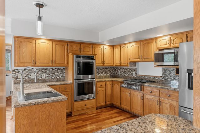 22530 Forest Ridge Drive, Lakeville, MN 55044