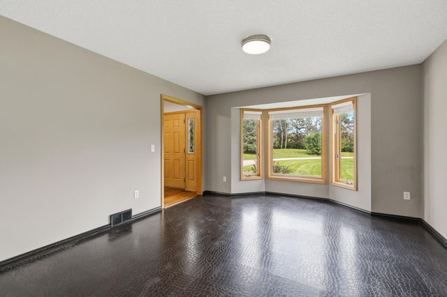 22530 Forest Ridge Drive, Lakeville, MN 55044