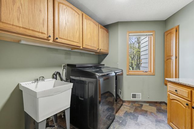 22530 Forest Ridge Drive, Lakeville, MN 55044