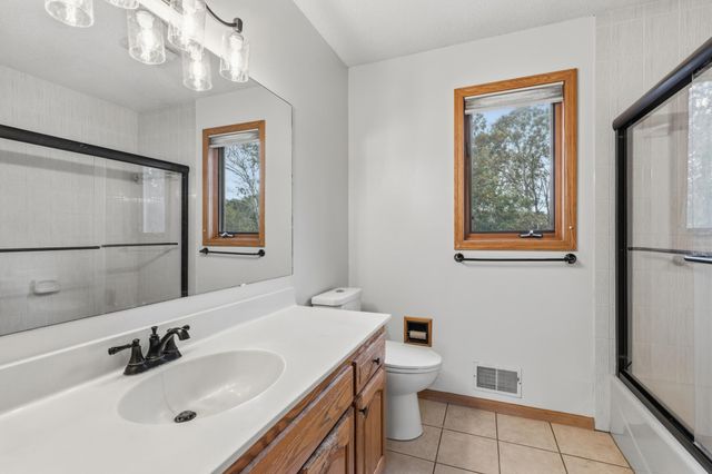 22530 Forest Ridge Drive, Lakeville, MN 55044