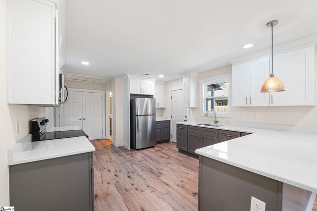 2 Bigby Street, Greenville, SC 29607