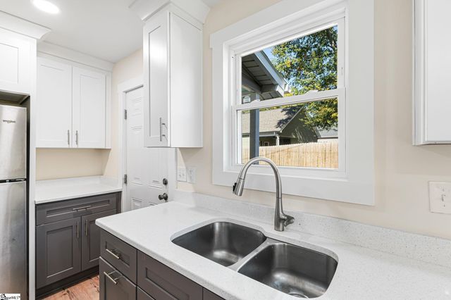 2 Bigby Street, Greenville, SC 29607