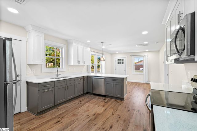 2 Bigby Street, Greenville, SC 29607