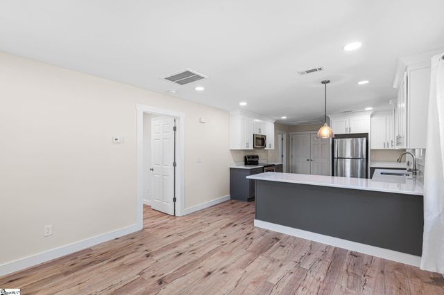 2 Bigby Street, Greenville, SC 29607