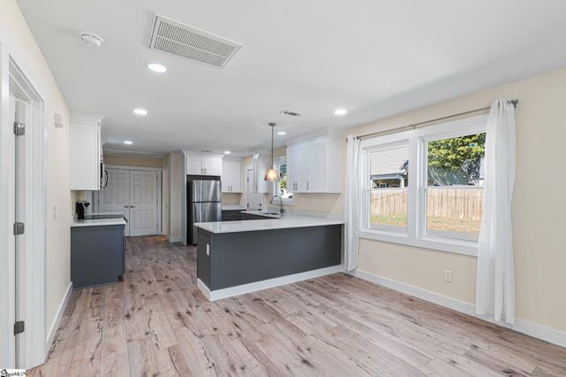 2 Bigby Street, Greenville, SC 29607