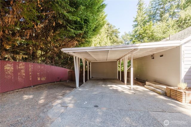 3004 Olympus Drive NE, Bremerton, WA 98310