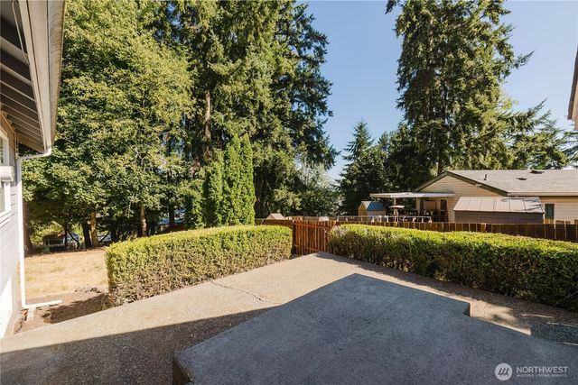 3004 Olympus Drive NE, Bremerton, WA 98310