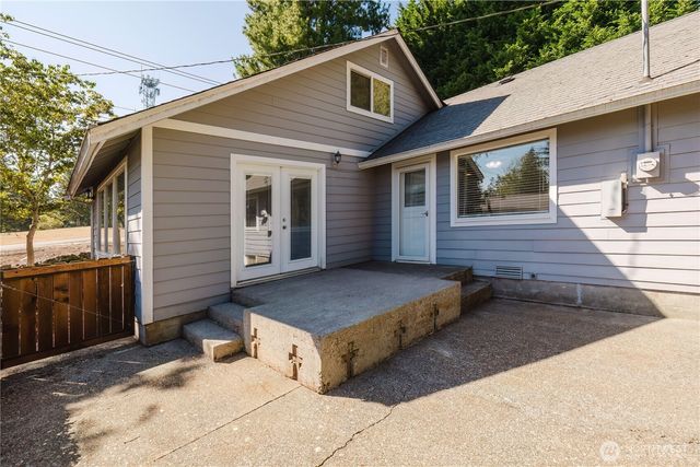 3004 Olympus Drive NE, Bremerton, WA 98310