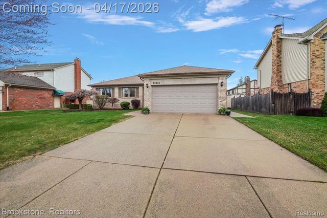 20825 Cannon Drive, Clinton Charter Township, MI 48038
