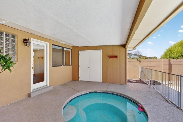 6960 CHERRY HILLS Loop NE, Albuquerque, NM 87111