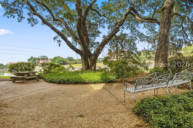 19 Shelter Cove Ln Ste 105, Hilton Head Island, SC 29928