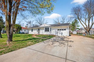 5 Kenwood Drive, Hazelwood, MO 63042