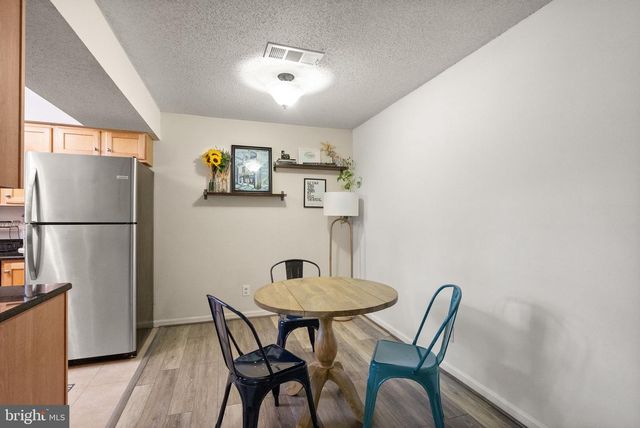 12116 GREENWAY CT #202, Fairfax, VA 22033
