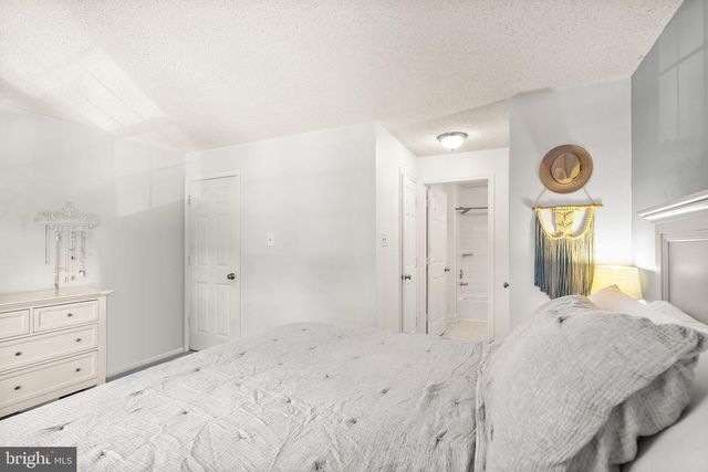 12116 GREENWAY CT #202, Fairfax, VA 22033