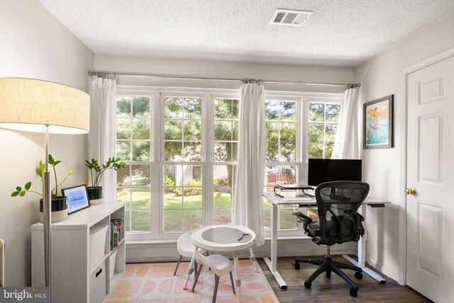12116 GREENWAY CT #202, Fairfax, VA 22033