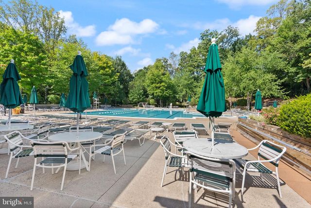 12116 GREENWAY CT #202, Fairfax, VA 22033