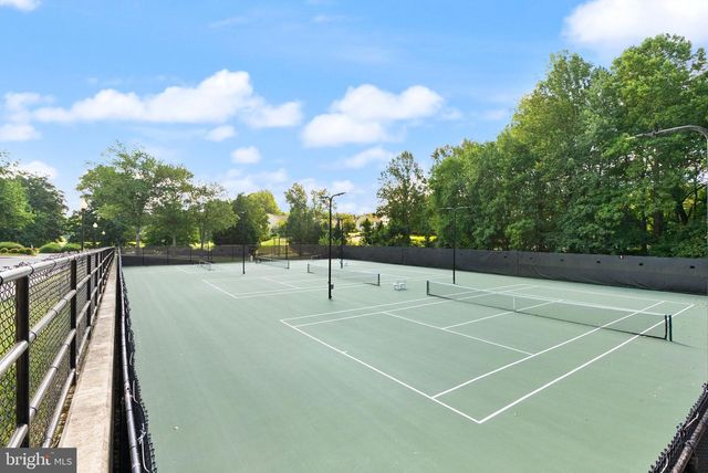 12116 GREENWAY CT #202, Fairfax, VA 22033