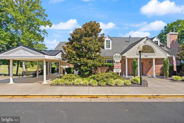 12116 GREENWAY CT #202, Fairfax, VA 22033